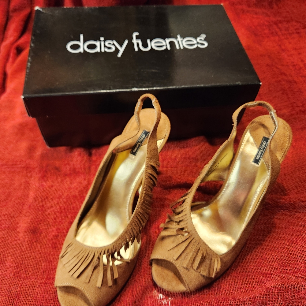 Daisy Fuentes Tan Fringe Peep Toe Heels